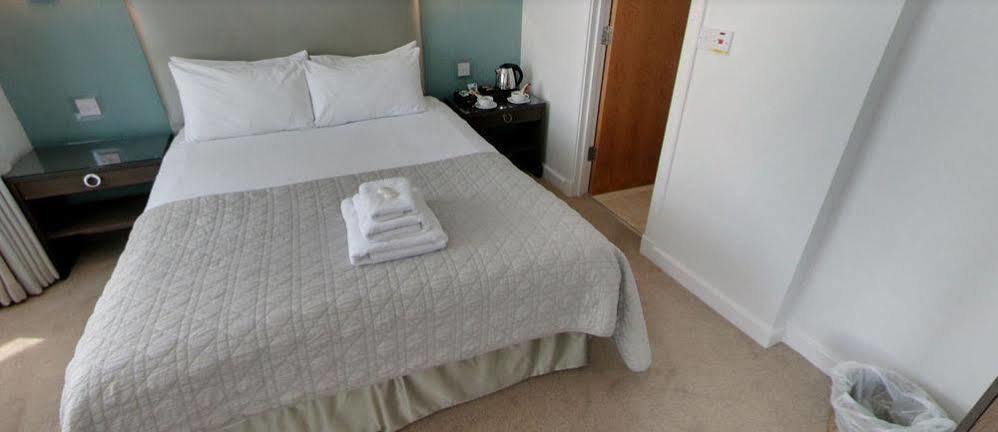 Mccafferty'S Guesthouse อิลฟอร์ด ภายนอก รูปภาพ